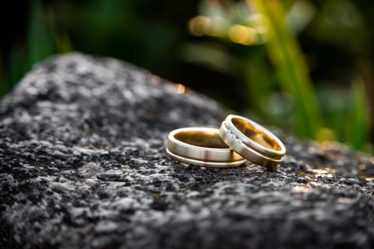 Why Buying a Wedding Ring Looks Different Today