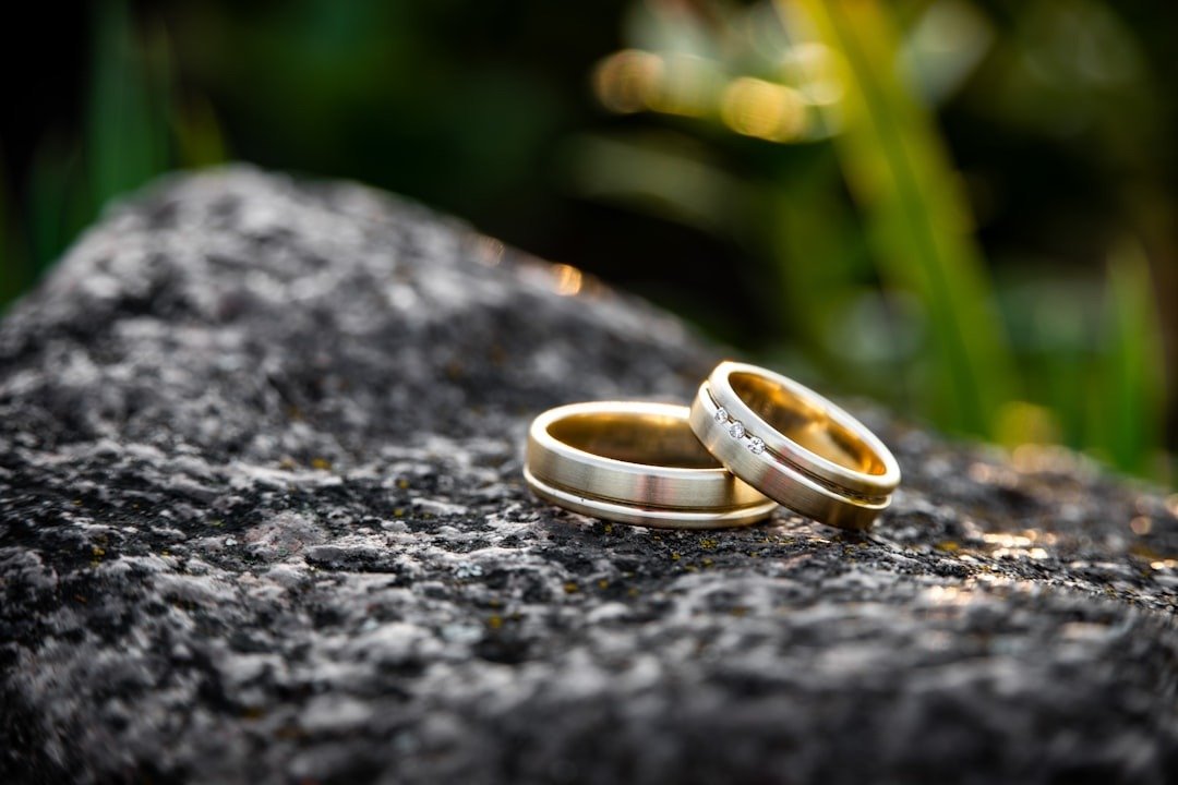 Why Buying a Wedding Ring Looks Different Today